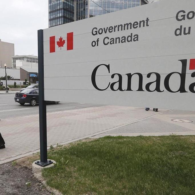 Two men who lost fingers crossing into Canada become ºÚÁϳԹÏÍø citizens